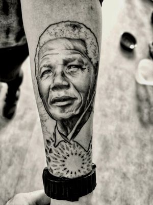 Mr Mandela #portrait #portraittattoo #realismo #realistictattoos #realistic #realism #realistictattoo #blackandgrey #blackandgreytattoo #sunskintattoomachine #silverbackink 