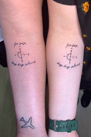 Matching fine line compasses by @ApothicaLucy DM on IG to book! Located in Houston, TX, Westheimer / Montrose area @VioletTigerTattooParlor