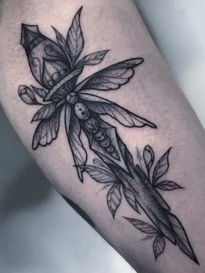Dagger #FORMink #blackink #blackwork #blacktattoo #blackworkers #blackworkers_tattoo #blxckink #dotwork #dotworkers #tattoo #flashworkers #darkart #darkartists #art #onlyblackart #blackndark #polandtattoos #black #katowice #silesia #blacktattoospoland #theartoftattoos #bw #blackworkerspoland #chybatytattoo #silesiaink #pirattattoomachines #d_world_of_ink #dagger #daggertattoo #dragonfly #dragonflytattoo #flowers