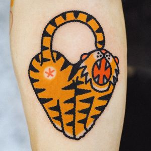 Cool tattoo by Woo Loves You #WooLovesYou #TattoodoApp #TattoodoApptattooartist #tattooartist #tattooart #tattooidea #inspiringtattoo #besttattoo #awesometattoo #color #tiger #newschool #illustrative #funny #heart #arm