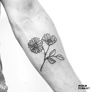 Some flowers for Laars, thanks so much! Done @tattoosalonen Appointments at email@pabloferrukt.com or DM. #flowerstattoo . . . . #tattoo #tattoos #blackwork #ink #inked #tattooed #tattoist #blackworktattoo #copenhagen #købnhavn #33139313 #tatoveriger #tatted #minimalistictattoo #theoldbarbershop #tatts #tats #moderntattoo #tattedup #inkedup #berlin #berlintattoo #tattoosalonen #simplerose #berlintattoos #lineworktattoo #rose #tattooberlin 