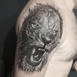 Long full session with cover-up of 20 year old tattoo. I was glad to help you Egis with that project. To be continued...▪#тату #лев #trigram #tattoo #lion #inkedsense #tattooist #кольщик 