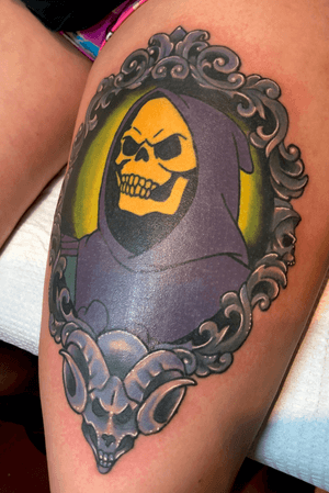 Who doesn’t love skeletor!?!? Frame coloring is fresh and all lines and everything inside is well over a year healed. Had a blast with this. Thanks Lauren!! 💜...@obsidian_parlor #obsidianparlor #tattoo #armtattoo #linework #boldwillhold #skulltattoo #tashabtattoo #tashagtattoo #patattooers #bethlehem #pennsylvania #girlswithtattoos #tattooed #tatted #zapzap #skeletor #skeletortattoo #frametattoo #heman #colortattoo #ladytattooer #bethlehempa #patattooer #lehighvalleypa #easton #allentown #bishoproatary #tattooedgirls #girlswithtattoos #bright