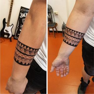 Freehand polynesian bracelet in progress