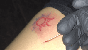 #tattoodesign#tattooartist#rose#red#sun#handpoke#stencilHandpoke red extract