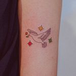 Bird tattoo by Bongkee #Bongkee #birdtattoos #birdtattoo #bird #feathers #wings #flying #tattooidea #dove #flower #stars #illustrative #minimal #cute