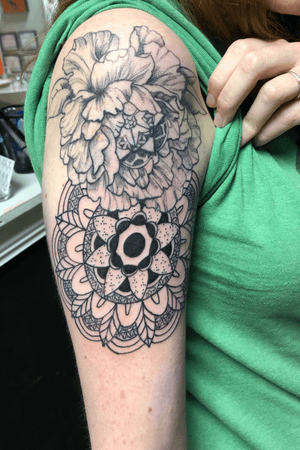 Added some more in to this geometric/mandala sleeve. 