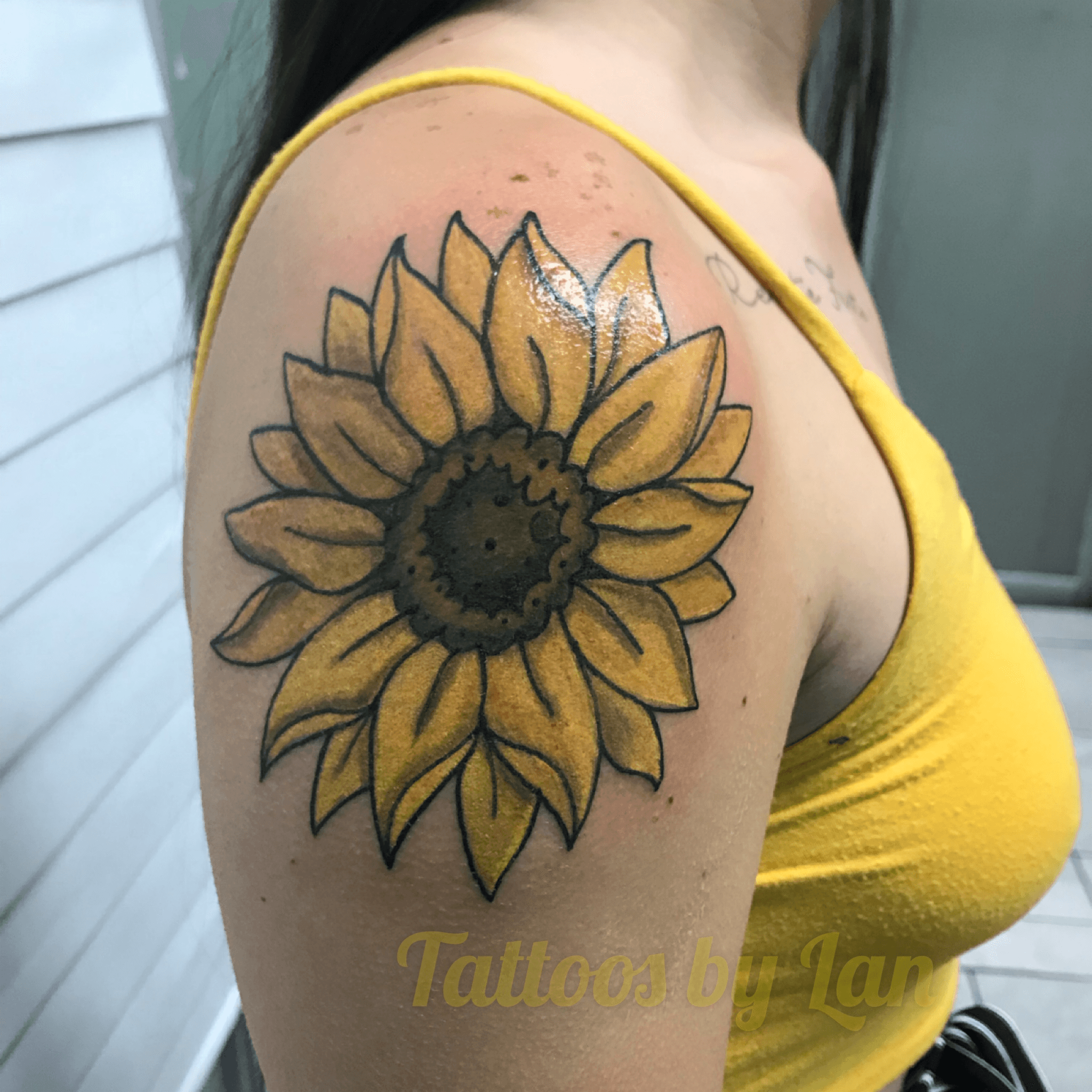 Shoulder Sunflower Shoulder Flower Tattoo Designs  Shoulder tattoo Shoulder  tattoos for women Sunflower tattoos