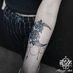 ✍️Dm for appointment📬 Instagram @silvariya_tattoo 🌚 • • • • • #eox #eoxtattoo #tattooua #uatattoo #tattoo #tattooartist #tattooua #tattoostudio #bishoprotari #tattooartist #tattoogirls #tattoogirl #brooklyntattoo #tattoobrooklyn #tattooqueens #nyctattooartist #nyctattoo #nyctattooshop #tattoonyc #graphic #graphictattoo #tattoographic #whipshading #whipshadingtattoo #month #tattoomonth #flowers #tattooflowers #flowerstattoo