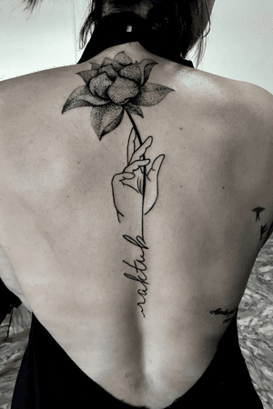 Destino#saopaulo #brazil #lotus #maktub #lines #hand #blackcolors #bodyart #skinartmag #tattoolife #thebesttattooartists #blackandgrey #tattooedlife #inklife #besttattoos #tattooing #inkfreakz #blackandgreytattoo #tattoocommunity #inkedmag #tattooculture #inkaddict #tattoosociety #inkedlife #supportgoodtattooing #skinart #tattooedpeople #tattoolover #tattoos_alday #focalmarked