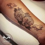 #tatuaje #tattoo #ink #blackandgray #rosetattoo #rosestattoo #tattoofamily #familiatattoo #familia #corazon #amordefamilia #tatuajefamilia #hearttattoo #heart #tatuajerosas #rosastattoo