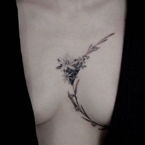Floral chest tattoo by Zihwa #Zihwa #TattoodoApp #TattoodoApptattooartist #tattooartist #tattooart #tattooidea #inspiringtattoo #besttattoo #awesometattoo #blackandgrey #flower #floral #leaves #chest #fineline #illustrative