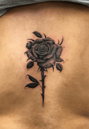 Rafa-Tattoo black and grey rose