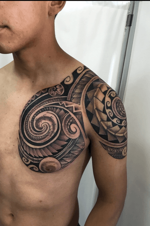 Taguaje polinesico #tattooartist #tattooart #polinesiantattoo #maori #ink #inked #tatuaje #freehand #freehandtattoo 