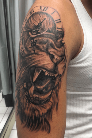 Lion and clock tattoo done #lion #lionandclock #clocktattoo 