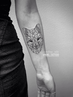 Instagram @polina_niki#tattoospb #spbtattoo#татуспб #спбтату#graphictattoo #tattoographica #graphica#tattoogirl #girltattoo #fox #foxtattoo #tattoofox #foxgraphic #line #linetattoo #niki_tattoo