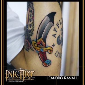 " No te preocupes por los fracasos, preocúpate con las posibilidades que pierdes cuando ni siquiera lo intentas." – Jack Canfield Tatuaje realizado por nuestroArtista residente Leandro Ranalli .NEOTRADICIONAL  TATTOO citas por DM. ---------------------------------------------------Tels:(01)4440542 - (+51)965 202 200.Av larco 101 C.C caracol Tda.305 Miraflores - Lima - PERU. 🇵🇪️#inkart #inkartperu #tattoolima #tattooperu #tinytattoo #flashtattoolima  #tattooinklatino #tattooflash #tattoodesign #tattooideas #tattoo  #instagood #art #tradicionaltattoo #likeforlikes #like4likes  #Picoftheday #neotradicional #neotradicionaltattoo #neotradicionallima #neotrad