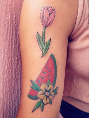 Flower & Watermellon #ink #inked #inkedgirl #inkedlife #inkedup #inkedwoman #tattoogirl #tattoowoman #tattoo #desingtattoo #art #work #artwork #flower #flowerpower #flowertattoo #girlspower #femaletattoo #femaletattooartist #femaleartist #womensempowerment #ensenada #BajaCalifornia #mexico 