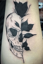 Blackwork skull and rose 