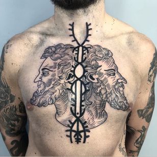Tatuaje de pecho de Ant the Elder #AnttheElder #SangBleu #London #seal #illustrative #medie medieval #etching #graving #renaissance #symbol #esoteric #darkart #symbolism #blackwork #linework #chestattoo