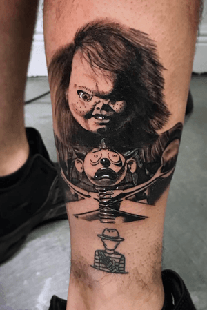 Chucky #horrortattoo #chuckytattoo #realism #tattooart #leg #tattooartist 