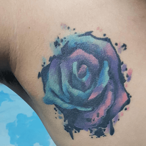 Colored abstract rose tattooed by our artist Matthew. Wanna get a tattoo by him? Just drop him a message at +65 86142048 for enquiry or appointment. Email: promat97@gmail.com Facebook: www.facebook.com/matthew.chua.77 IG:@matthew.artistica #tattoo #tattooed #tattooartist #bodyart #sgtattoo #singaporetattoo #tattooidea #rosetattoo #smalltattoo #abstracttattoo #tattoolover #ilovetattoos #artistica #artisticatattoo #artisticasingapore #matthewartistica #jinhaoartistica