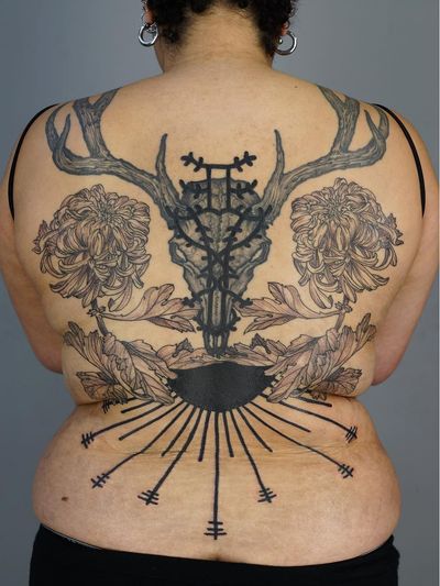 Back tattoo by Ant the Elder #AnttheElder #SangBleu #London #sigil #illustrative #medieval #etching #engraving #renaissance #symbol #esoteric #darkart #symbolism #blackwork #linework #backpiece #back