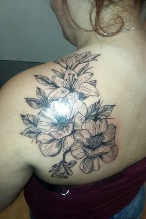 Love Flowers like this one. BOOK a appointment now! #inklifestyle #crazydayztattoo4life #phucstyxtattoosupply #724tattooartist #TattooSteveD #blackandgreytattoos #inklifestyle 
