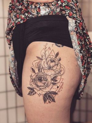 Tattoo by Kong#geometric #flowertattoo #fineline