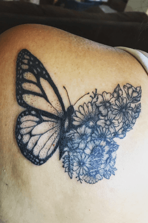 Black butterfly and flowes 