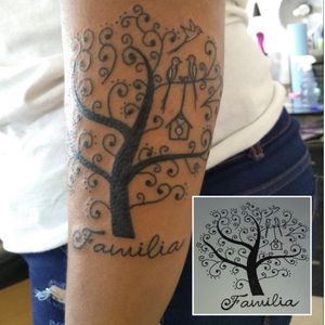 Familia tattoo árbol pájaros tree Mehndi 