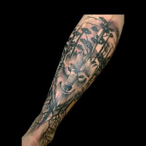 Tattoo de ayer que se fue para san nicolas!! #tattoo #inked #ink #inkplay #tattoodo #wolf #trees #moon #birds #wolftattoo #lobotattoo #paisaje #paisajetattoo #blackandgrey #blackandgreytattoo #grises #luchotattoo #luchotattooer