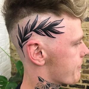 Scalp tattoo by Courtney Lloyd #CourtneyLloyd #FemmeFatale #Traditionaltattoo #GirlyTraditional #Traditional #newschool #color #tattooartist #London #UK #scalp #head #leaves