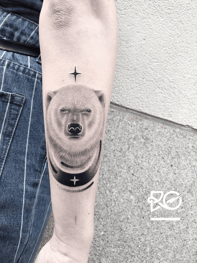 By RO. Robert Pavez • Tiny Animals - Polar Bear 🖤 • Done in studio Bläcktatuering • 🇸🇪 2019 #engraving #dotwork #etching #dot #linework #geometric #ro #blackwork #blackworktattoo #blackandgrey #black #tattoo #fineline