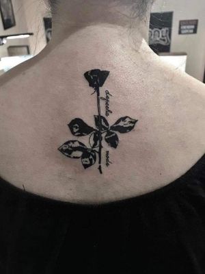 #depechemode #depechemodetattoo #flowertattoos #rosetattoo #backtattoo #silhouette #tattoosforwomen #budapesttattoo @deadponytattoo 