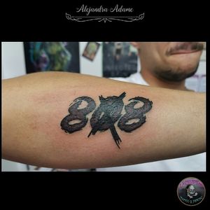 808 for a heavy sound lover... First tattoo... 😍🎶💗🔊😍🎶💗🔊😍🎶💗🔊 #tattoo #tatuaje #tatouage #808tattoo #808tattoos #tatuaje808 #tatouage808 #808 #tattoodo #tattoolover #tattoolovers #ferneyvoltaire #tattooferneyvoltaire 