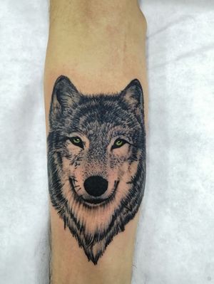 🇱🇧For appointments : 71548042#wolf #wolftattoo 