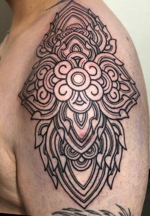 #tattoo #blackworktattoo #seoul #koreanartist #seoultattoo #linework #lineworktattoo #itaewon #itaewontattoo #mandala #mandalatattoo #mandalakore