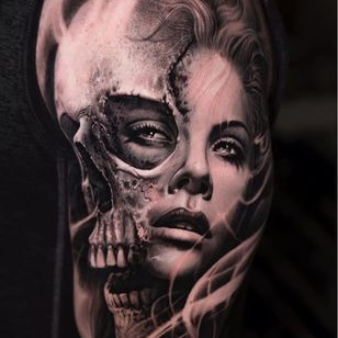 Tatuaje de arte oscuro de Jose Contreras aka joseecd #JoseContreras #Joseecd #darkart #horrortattoo #horror #darkarttattoo #darkness #evil #wicked #satanic #demonic #dark #realism #kranie #lady #portrait #smoke #blackandgrey #arm