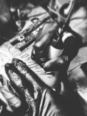 #sketch #barueri #desenho #decalque #ink #inked #black #clantattoo #flowertattoo #flower #rose #tattoo #rosa #rose #black #saopaulo #barueri #brazil #brasil #inked #desenho #colorido #color #braziliantattooartist #tatuagem