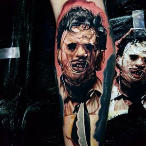 Horror tattoo by Alex Wright #AlexWright #darkart #horrortattoo #horror #darkarttattoo #darkness #evil #wicked #satanic #demonic #dark #color #realism #realistic #hyperrealism #leatherface #serialkiller #arm