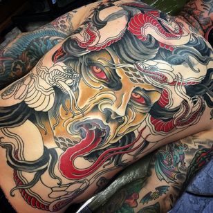 Tatuaje de arte oscuro de Derek Noble #DerekNoble #darkart #horrortattoo #horror #darkarttattoo #darkness #evil #wicked #satanic #demonic #dark #snake #reptile #medusa #lady #portrait #backpiece #japanese