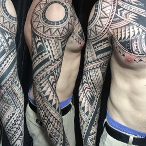 @westend.tattoo_wien #tattoos #tattoo #wienwestendtattoo #wientattoos #wientattoo #gutitattoo #fullarmtattoo #chesttattoo #polynesiantattoo #polynesischetattoo #fullarmmaoritattoo #blackinktattoo #maoritattoo