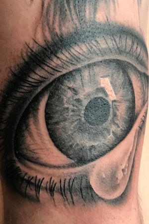 Eye of the insane #tattoo #eye #eyetattoo #realism #oldschool #oldschooltattoo #traditional #traditionaltattoo #Black #blackwork #fatline #onlyskindeep #france
