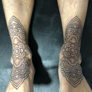 #tattoo #blackworktattoo #seoul #koreanartist #seoultattoo #linework #lineworktattoo #itaewon #itaewontattoo #mandala #mandalatattoo #mandalakorea