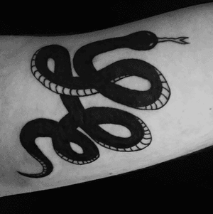 First tattoo 🐍- credits to IG: @moonstattoo #blackwork #snake 