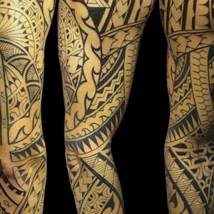 @westend.tattoo_wien #tattoos #tattoo #wienwestendtattoo #wientattoos #wientattoo #gutitattoo #fullarmtattoo #blacklinettattoo #polynesiantattoo #polynesischetattoo #fullarmmaoritattoo #blackinktattoo #maoritattoo