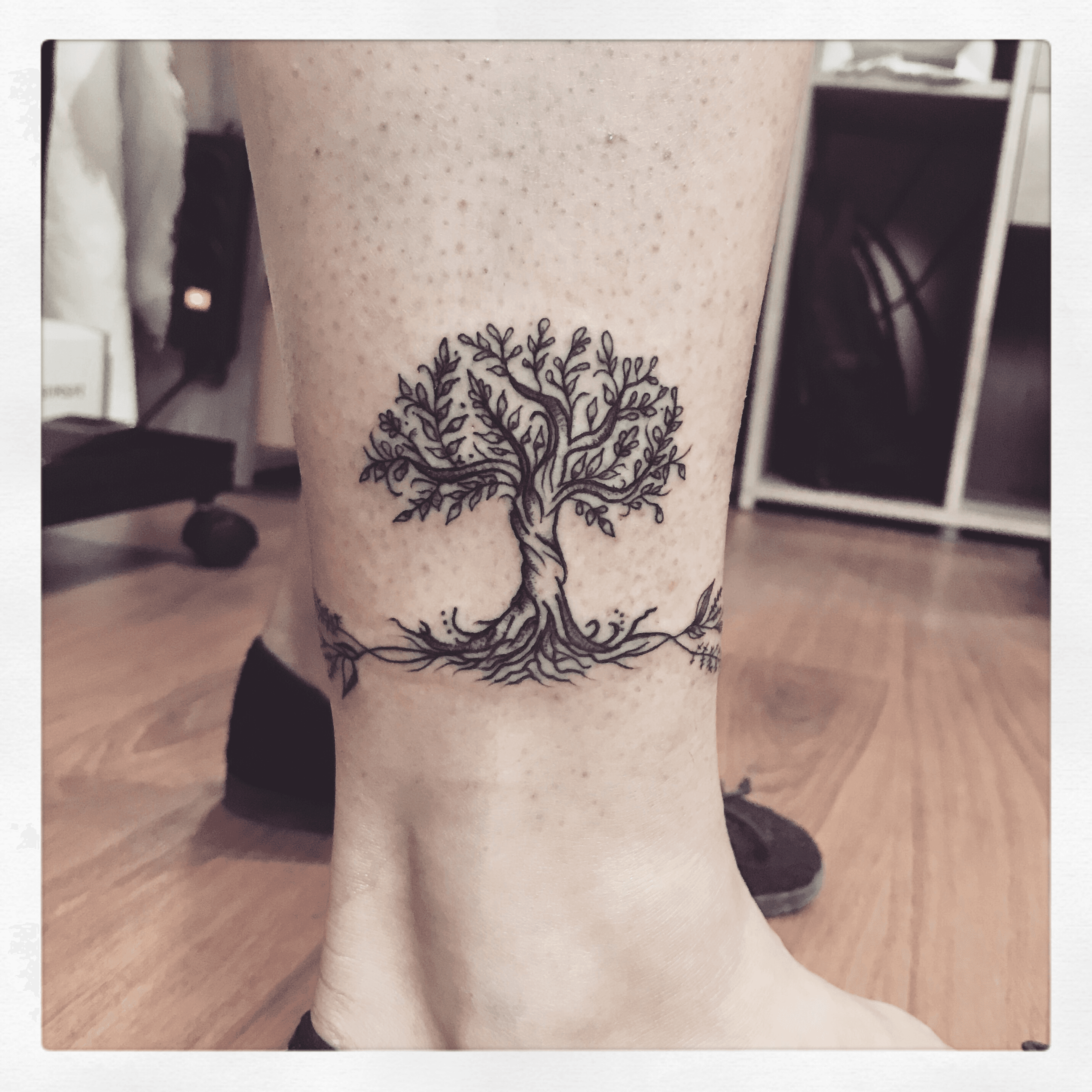 yggdrasil lovers  Recherche Google  Oak tree tattoo Tree tattoo ankle Tree  tattoo small