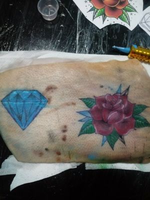 Training #tattoo #flowertattoo #diamonds  #diamondtattoo #trainingtattoo 