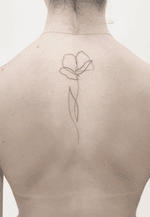 POPPY FLOWER b/g tattoo Via Cairoli 30(1ºpiano)Livorno Xinfo:📞0586/1753076 gianlucarondina@hotmail.it #drawing #tattooed #life #tattooartist #sketch #top #project #loveyourself #minimaltattoo #tattooflash #tattoomodel #flower #botanical #art #instalike #surreal #women #liner #DESIGNER #venice #instalove #tattooing #minimalism #loveislove #poppy
